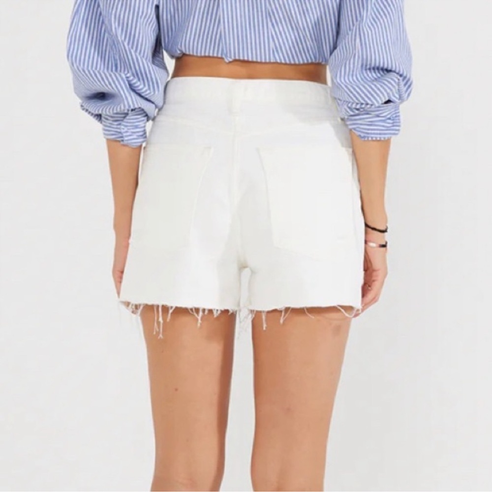 ETICA COTTON VINTAGE WHITE HAVEN HIGH RISE RELAXED RAW HEM BUTTON FLY SHORTS - Picture 2 of 12